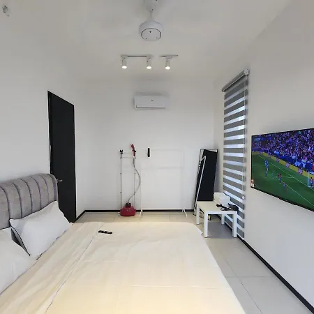 Urban Suite - George Town Jelutong Exterior photo